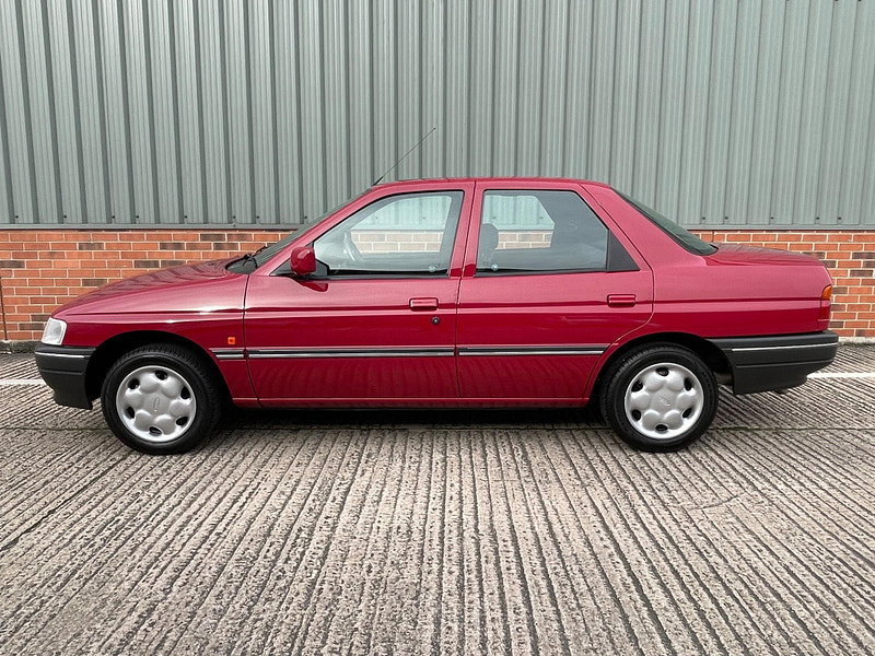 Ford Orion 1.4 LX 4dr