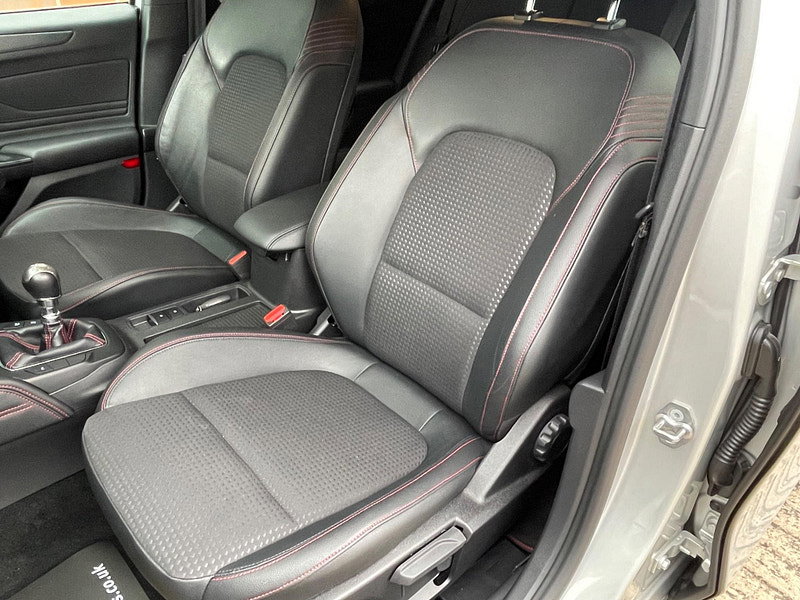Ford Focus 1.5T EcoBoost ST-Line X Euro 6 (s/s) 5dr