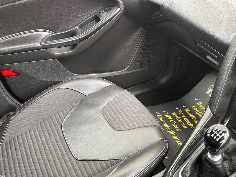 Ford Focus 1.0T EcoBoost Titanium X Euro 6 (s/s) 5dr