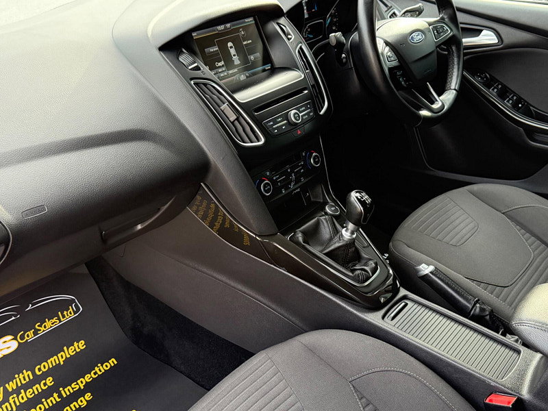 Ford Focus 1.0T EcoBoost Titanium Euro 6 (s/s) 5dr