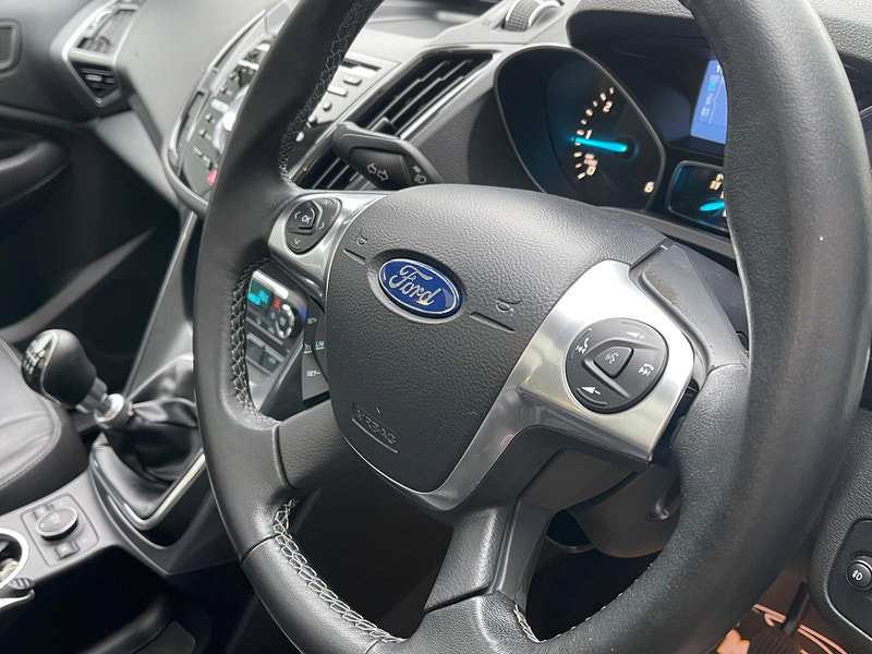 Ford Kuga 2.0 TDCi Titanium X AWD Euro 5 5dr