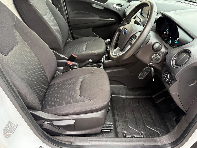 Ford Transit Courier 1.0 EcoBoost Limited L1 Euro 6 5dr