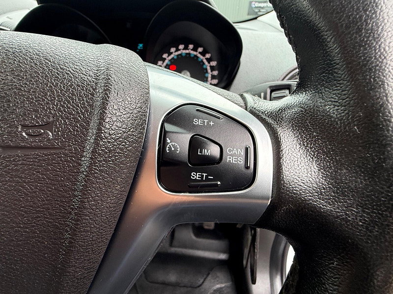 Ford Transit Courier 1.0 EcoBoost Limited L1 Euro 6 5dr