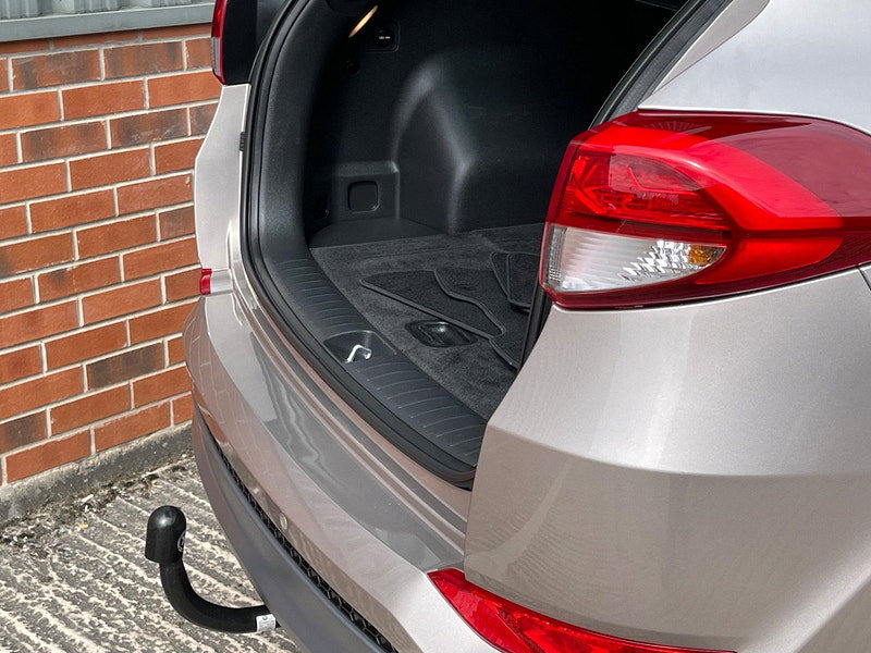 Hyundai Tucson 2.0 CRDi Premium Auto 4WD Euro 6 5dr