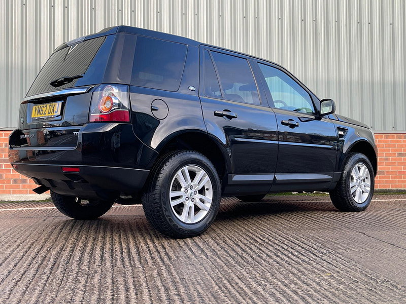 Land Rover Freelander 2 2.2 TD4 Black and White 4WD Euro 5 (s/s) 5dr