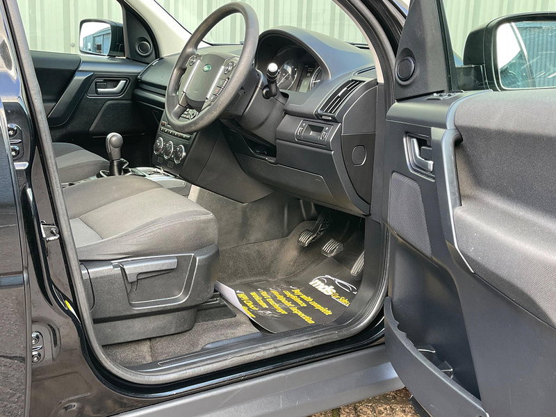 Land Rover Freelander 2 2.2 TD4 Black and White 4WD Euro 5 (s/s) 5dr