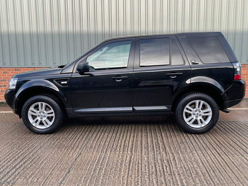 Land Rover Freelander 2 2.2 TD4 Black and White 4WD Euro 5 (s/s) 5dr