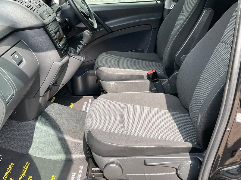 Mercedes-Benz Vito Dualiner Sport Crew Van
