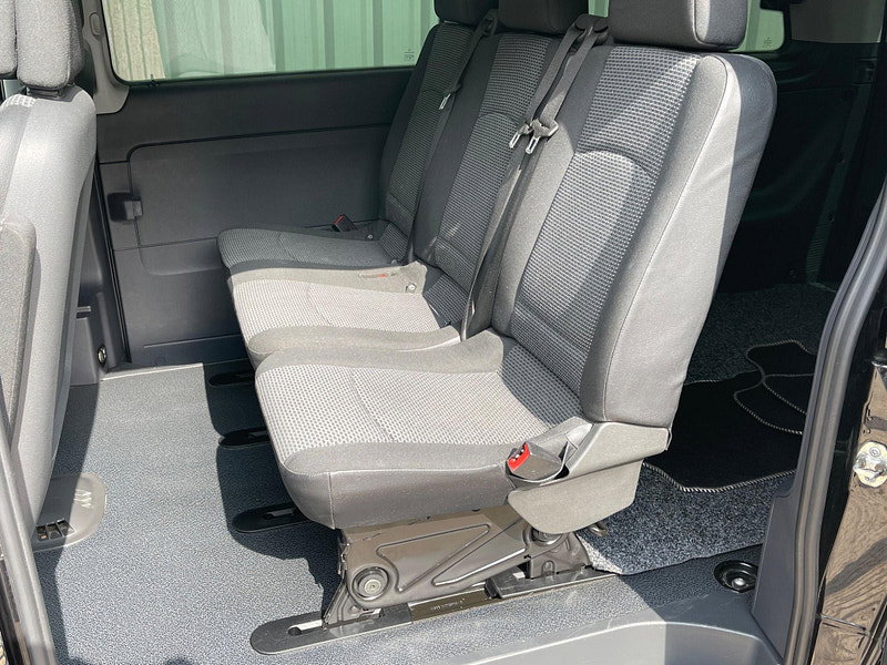 Mercedes-Benz Vito Dualiner Sport Crew Van