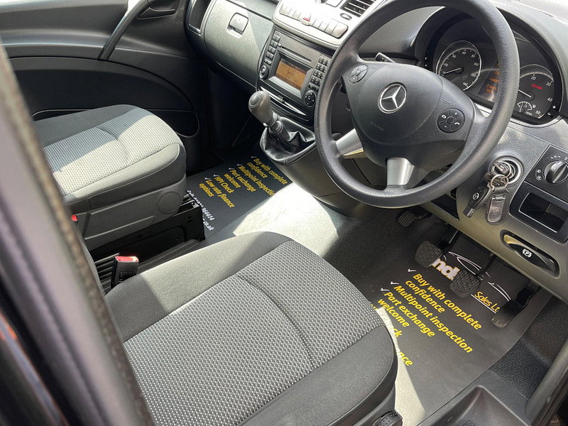 Mercedes-Benz Vito Dualiner Sport Crew Van