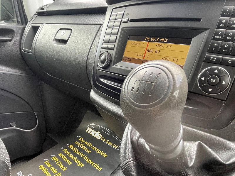 Mercedes-Benz Vito Dualiner Sport Crew Van