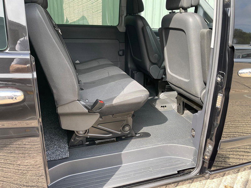 Mercedes-Benz Vito Dualiner Sport Crew Van