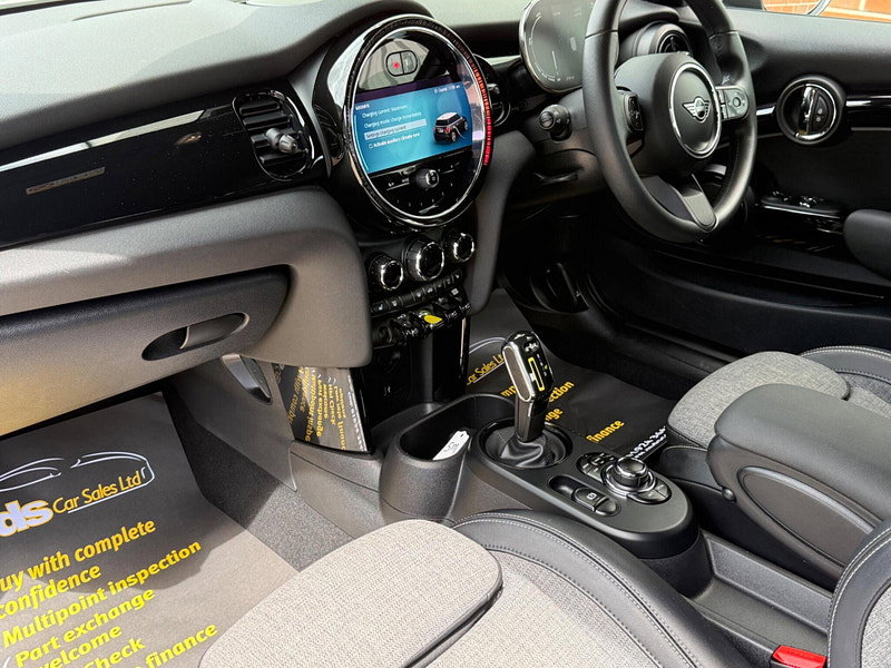 MINI Electric hatch Cooper SE 32.6kWh Level 2 Auto 3dr