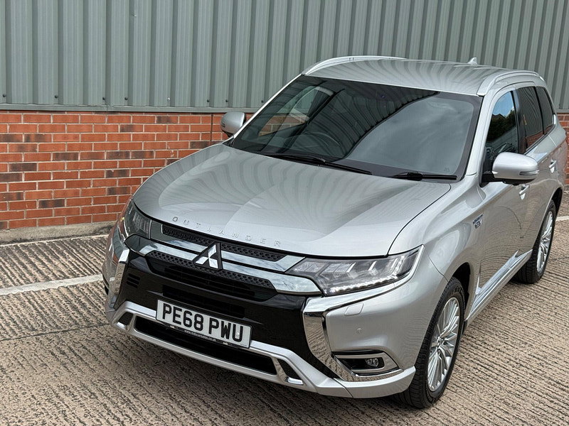 Mitsubishi Outlander 2.4h TwinMotor 13.8kWh 4h CVT 4WD Euro 6 (s/s) 5dr