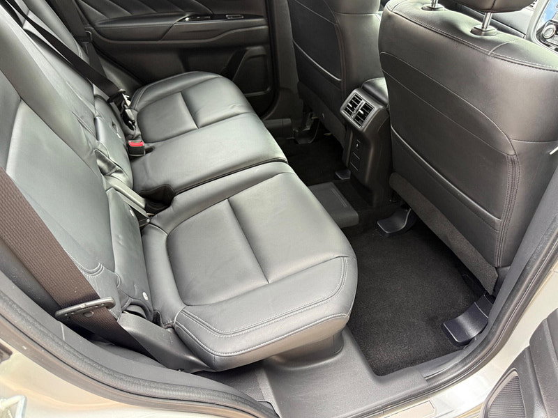 Mitsubishi Outlander 2.4h TwinMotor 13.8kWh 4h CVT 4WD Euro 6 (s/s) 5dr