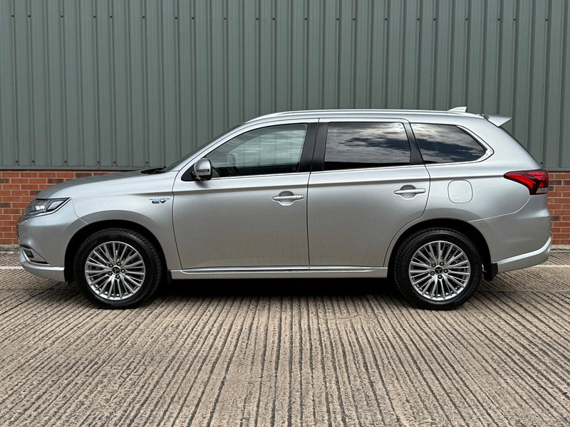 Mitsubishi Outlander 2.4h TwinMotor 13.8kWh 4h CVT 4WD Euro 6 (s/s) 5dr