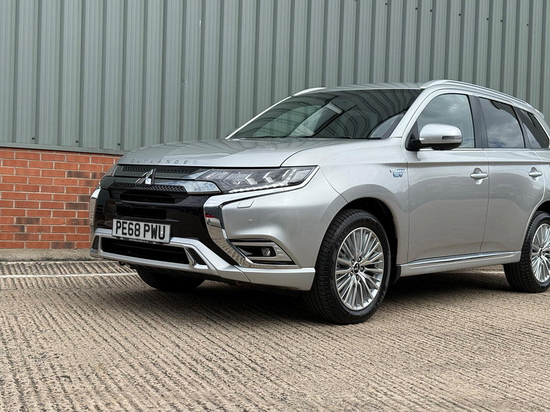 Mitsubishi Outlander 2.4h TwinMotor 13.8kWh 4h CVT 4WD Euro 6 (s/s) 5dr