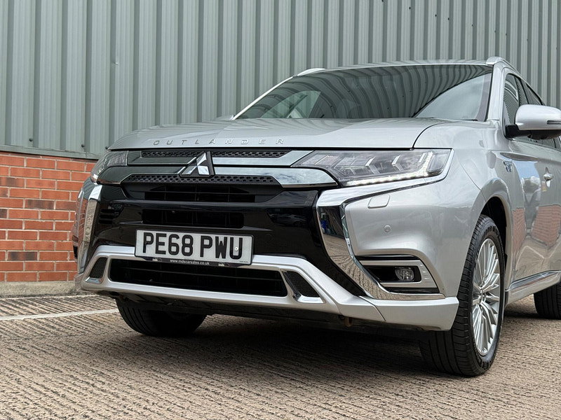 Mitsubishi Outlander 2.4h TwinMotor 13.8kWh 4h CVT 4WD Euro 6 (s/s) 5dr