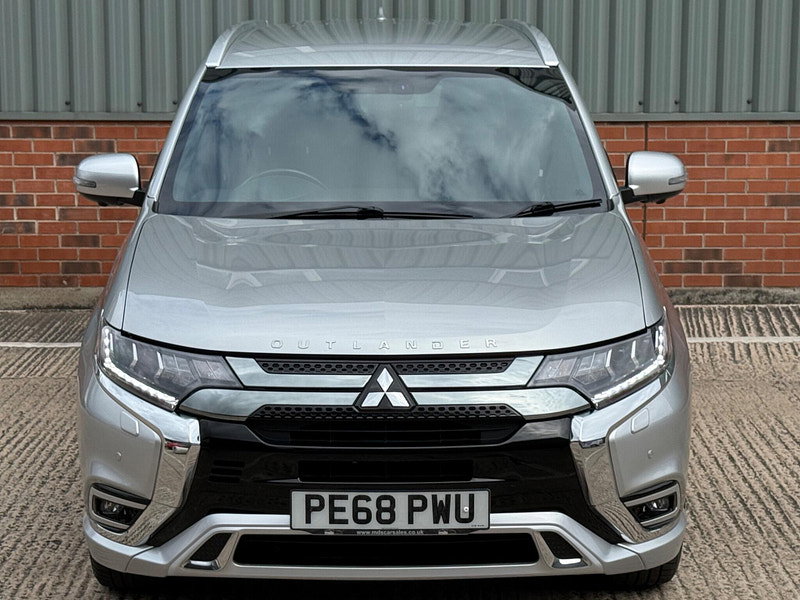Mitsubishi Outlander 2.4h TwinMotor 13.8kWh 4h CVT 4WD Euro 6 (s/s) 5dr