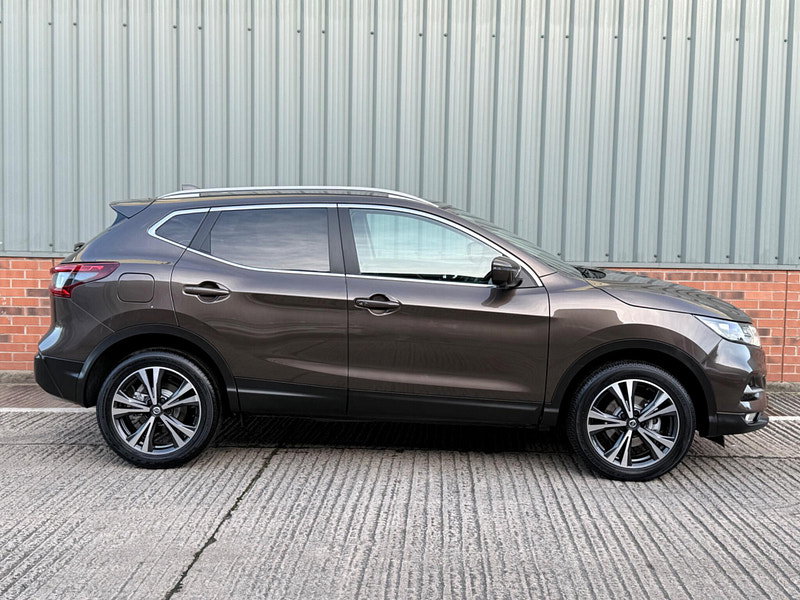 Nissan Qashqai 1.2 DIG-T N-Connecta Euro 6 (s/s) 5dr