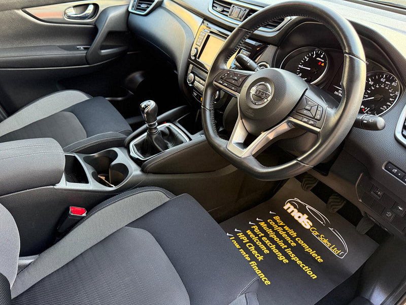 Nissan Qashqai 1.2 DIG-T N-Connecta Euro 6 (s/s) 5dr