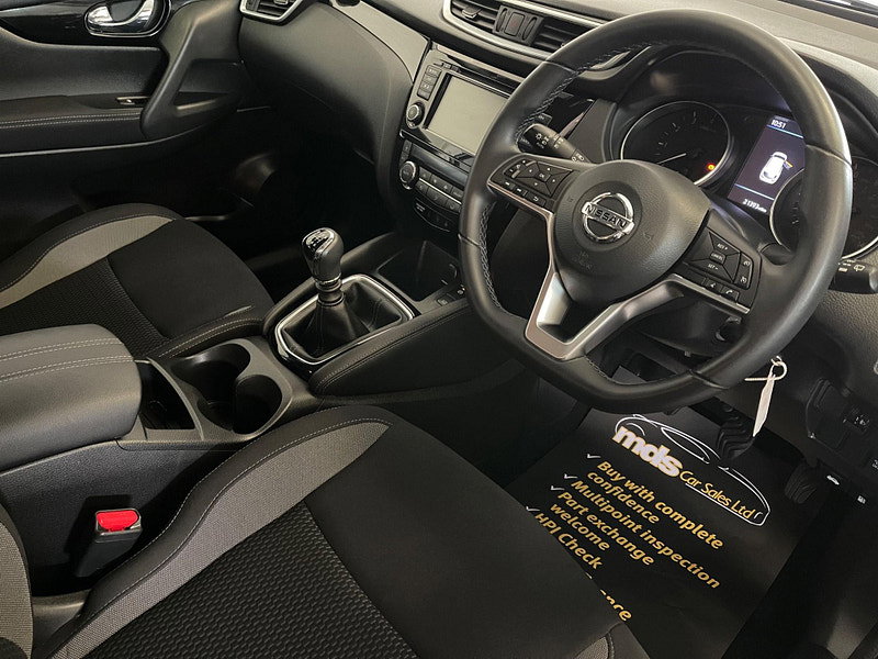 Nissan Qashqai 1.3 DIG-T Acenta Premium Euro 6 (s/s) 5dr