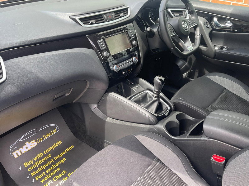 Nissan Qashqai 1.3 DIG-T Acenta Premium Euro 6 (s/s) 5dr