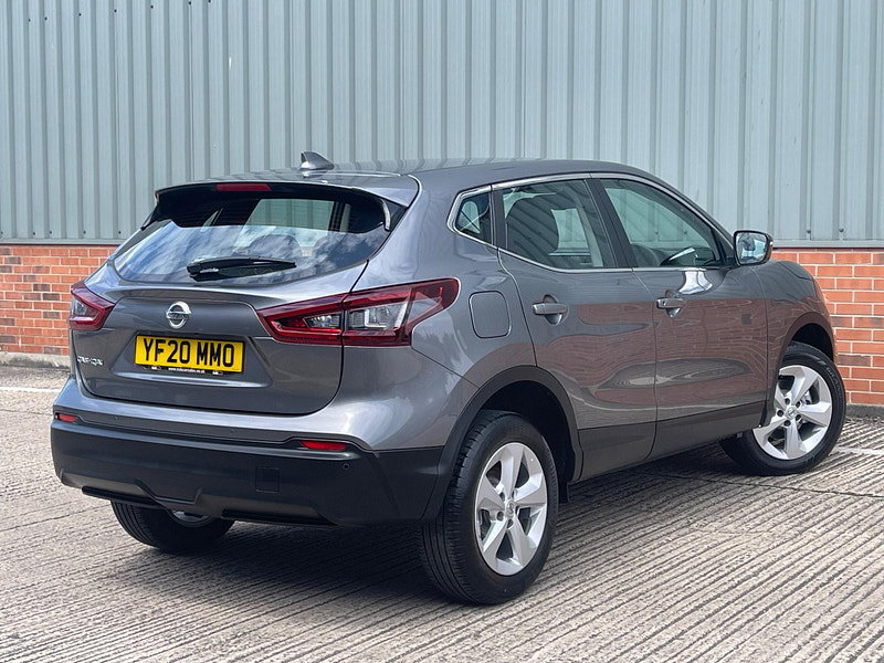 Nissan Qashqai 1.3 DIG-T Acenta Premium Euro 6 (s/s) 5dr