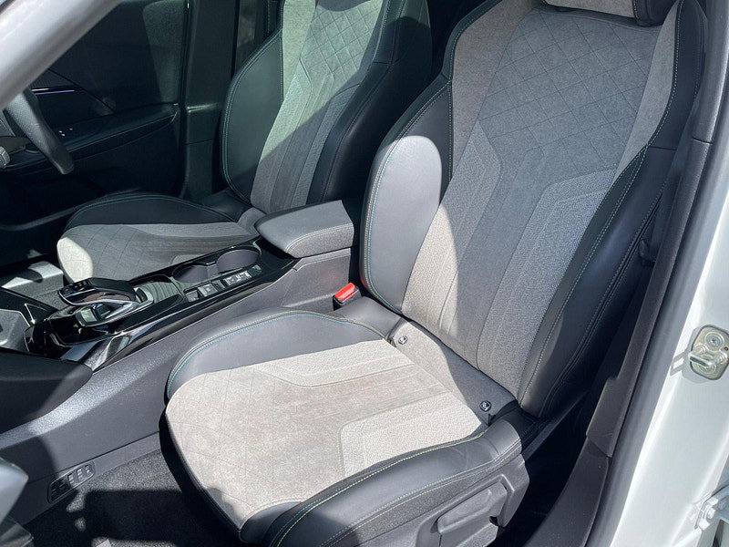 Peugeot E-2008 50kWh GT Premium Auto 5dr