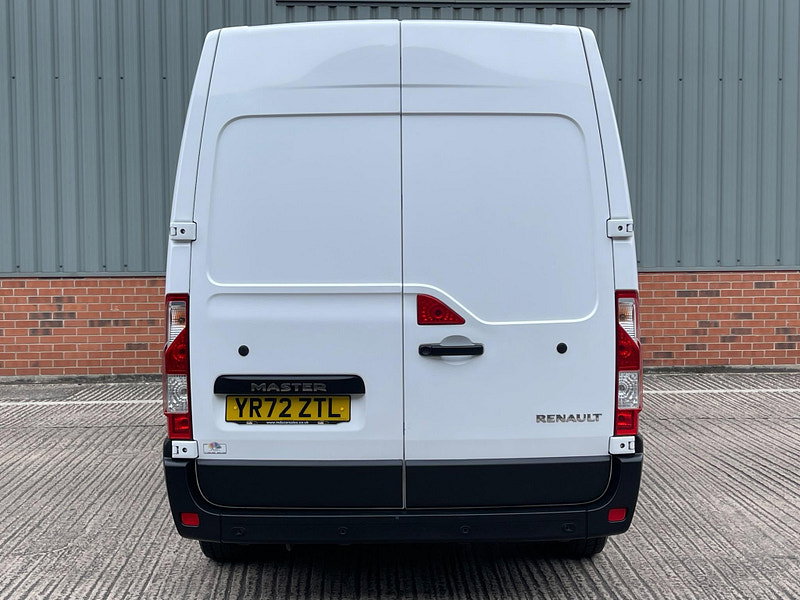 Renault Master 2.3 dCi 33 Business+ FWD MWB Medium Roof Euro 6 4dr
