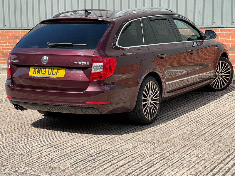 Skoda Superb 2.0 TDI Laurin & Klement DSG Euro 5 (s/s) 5dr