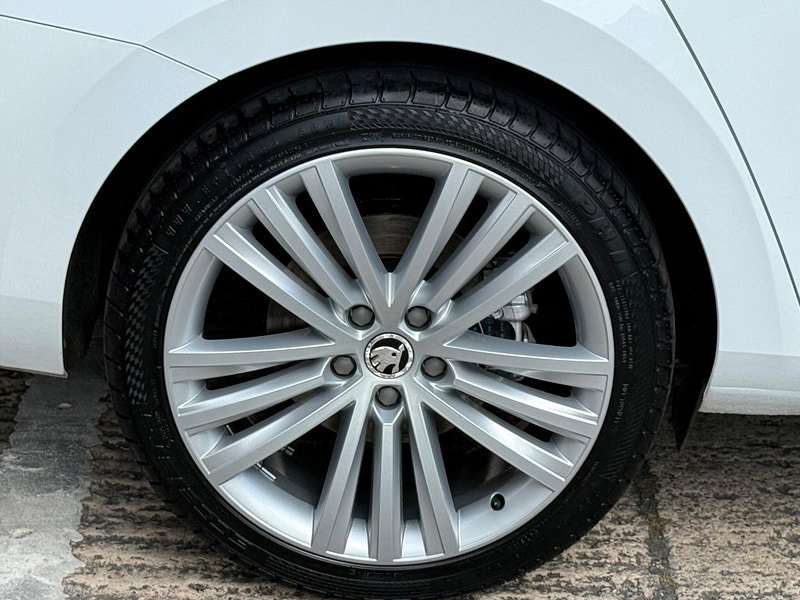Skoda Superb 2.0 TDI SE L Executive DSG Auto 6Spd Euro 6 (s/s) 5dr