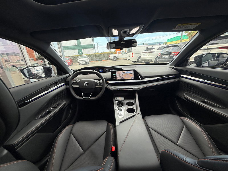 Changan UNI-V UNI V 4dr Automatic 2026
