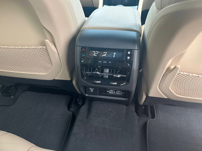Jeep Grand Cherokee RHD   L Limited 4x4 3.6L Gas 8-Speed AT 7-Seater 0dr Automatic 2026