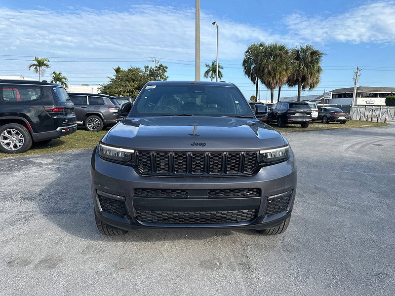 Jeep Grand Cherokee RHD New   Altitude 4x4 3.6L Gas 8-Speed AT 5-Seater 0dr Automatic 2026