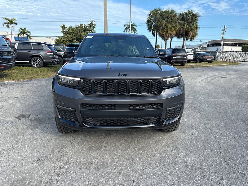 Jeep Grand Cherokee RHD New   Altitude 4x4 3.6L Gas 8-Speed AT 5-Seater 0dr Automatic 2026