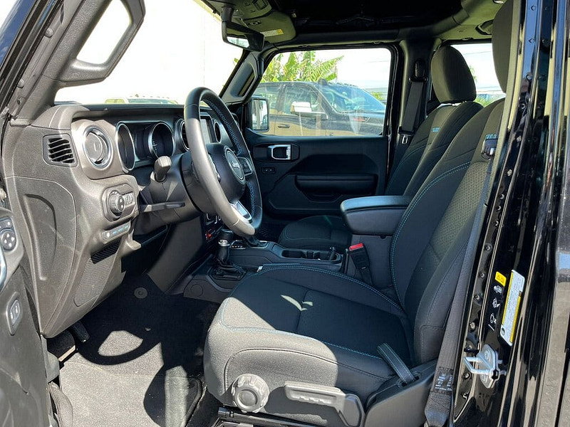 Jeep Wrangler Unlimited Rubicon 4xe 4x4 2.0l PHEV Electric-Gas 8-Speed AT 0dr Automatic 2026