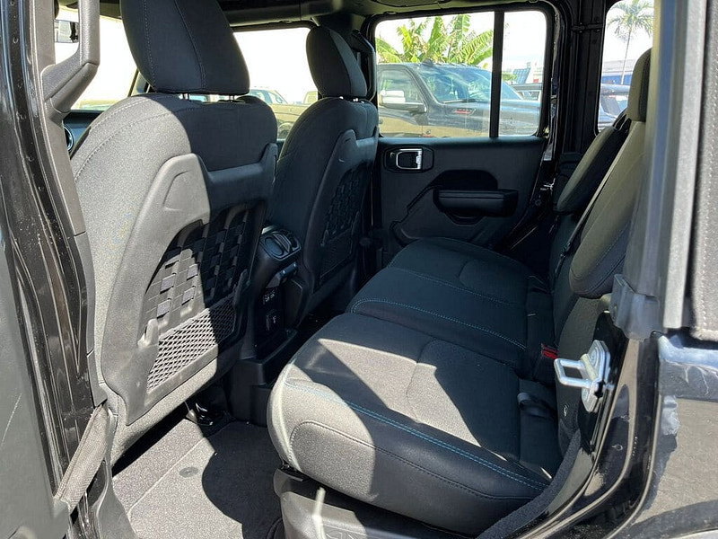 Jeep Wrangler Unlimited Rubicon 4xe 4x4 2.0l PHEV Electric-Gas 8-Speed AT 0dr Automatic 2026