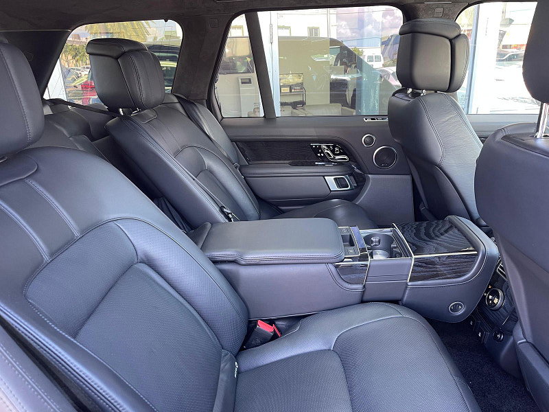 Land Rover Range Rover P400 Autobiography  5dr Automatic 2026