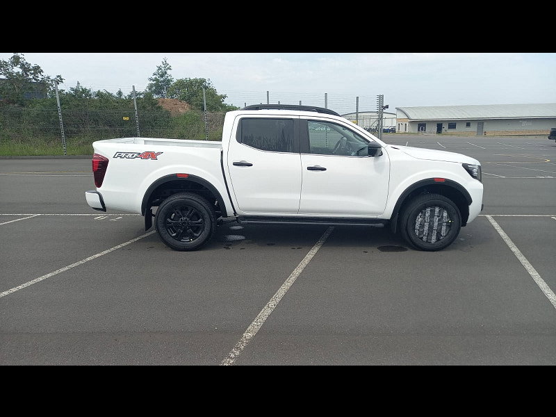Nissan Navara PRO 4X 4x4 2.5L Turbodiesel 7-Speed AT 188 bhp 0dr Automatic 2026