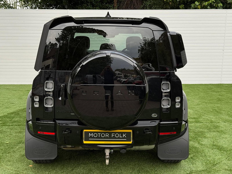Land Rover DEFENDER 110 3.0 D300 MHEV X-Dynamic HSE Auto 4WD Euro 6 (s/s) 5dr