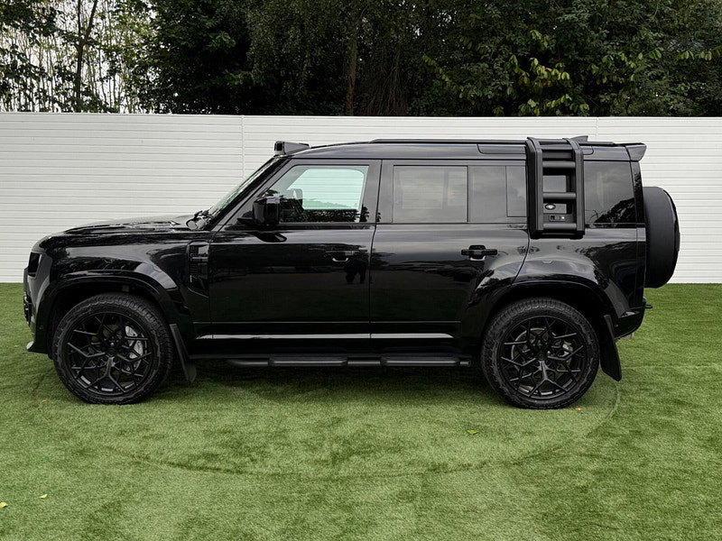 Land Rover DEFENDER 110 3.0 D300 MHEV X-Dynamic HSE Auto 4WD Euro 6 (s/s) 5dr