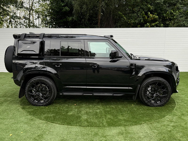 Land Rover DEFENDER 110 3.0 D300 MHEV X-Dynamic HSE Auto 4WD Euro 6 (s/s) 5dr