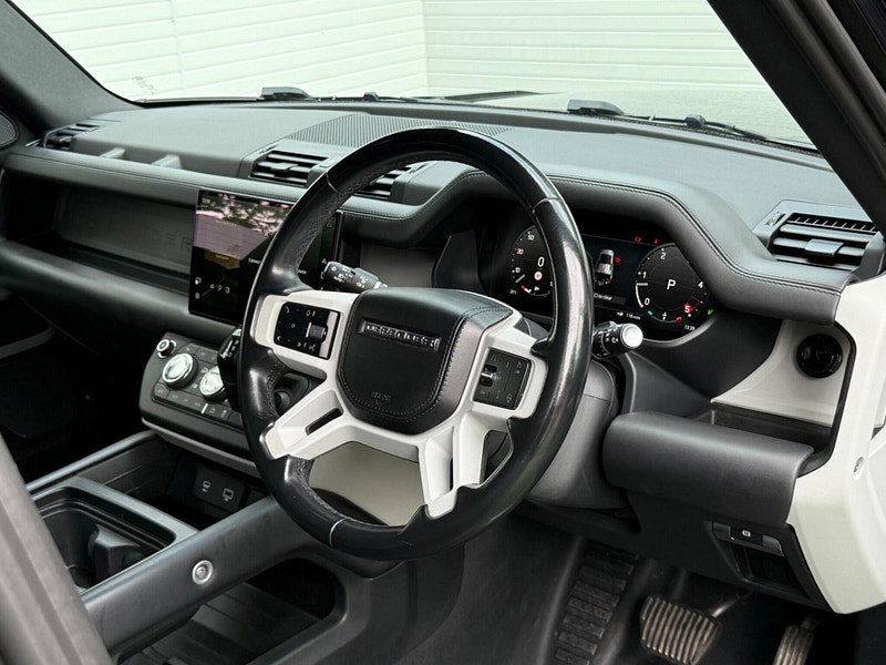 Land Rover DEFENDER 110 3.0 D300 MHEV X-Dynamic HSE Auto 4WD Euro 6 (s/s) 5dr