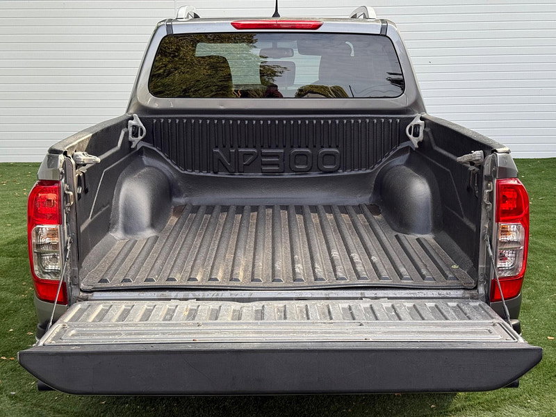 Nissan Navara 2.3 dCi Tekna Auto 4WD Euro 6 4dr