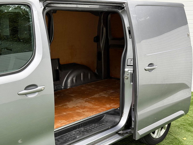 Vauxhall Vivaro 2.0 Turbo D 3100 Elite L1 H1 Euro 6 (s/s) 5dr