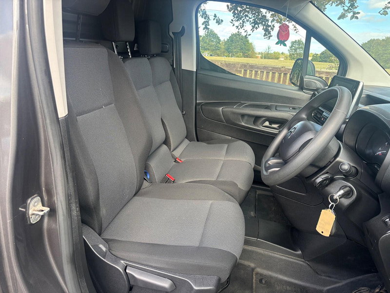 2020 Citroen Berlingo in Grey, photo 10 of 13