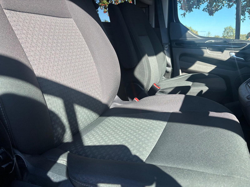 2021 Ford Tourneo Custom in Black, photo 15 of 18