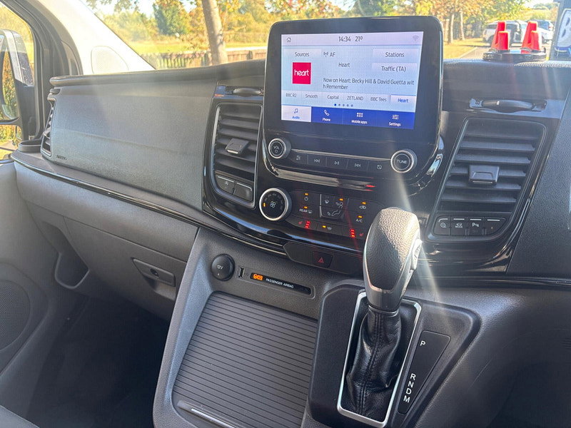 2021 Ford Tourneo Custom in Black, photo 14 of 18