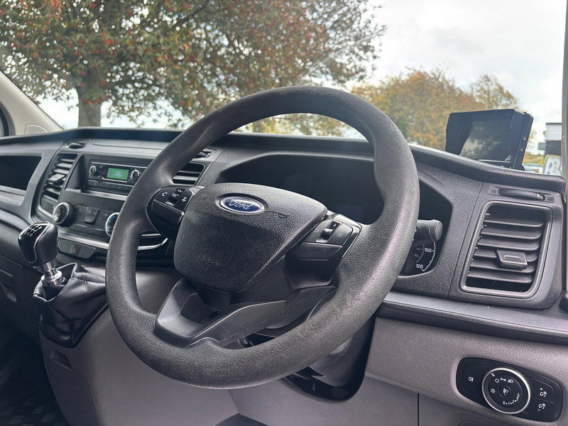 2018 Ford Transit Custom in White, photo 10 of 14